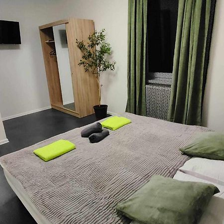 Apartmany U Golfu イフラヴァ エクステリア 写真