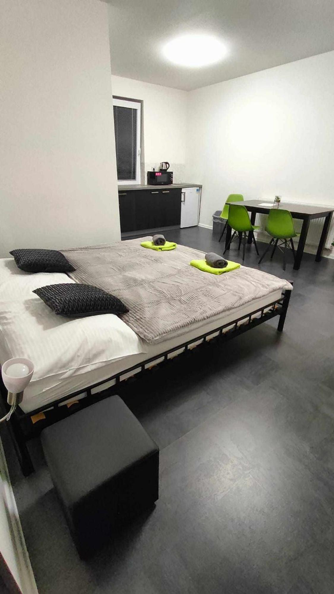 Apartmany U Golfu イフラヴァ エクステリア 写真